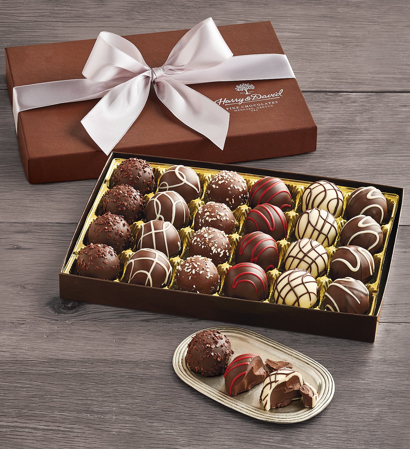VALENTINES DAY SPECIAL CHOCOLATE GIFT HAMPER – Sajna's Nuts and Fruits