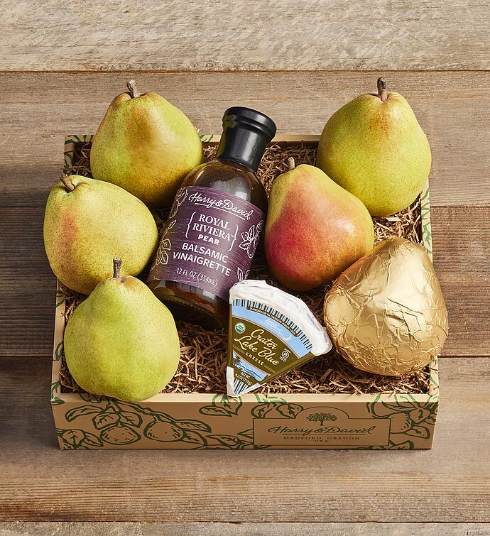 Royal Riviera™ Vinaigrette and Pears with Blue Cheese 