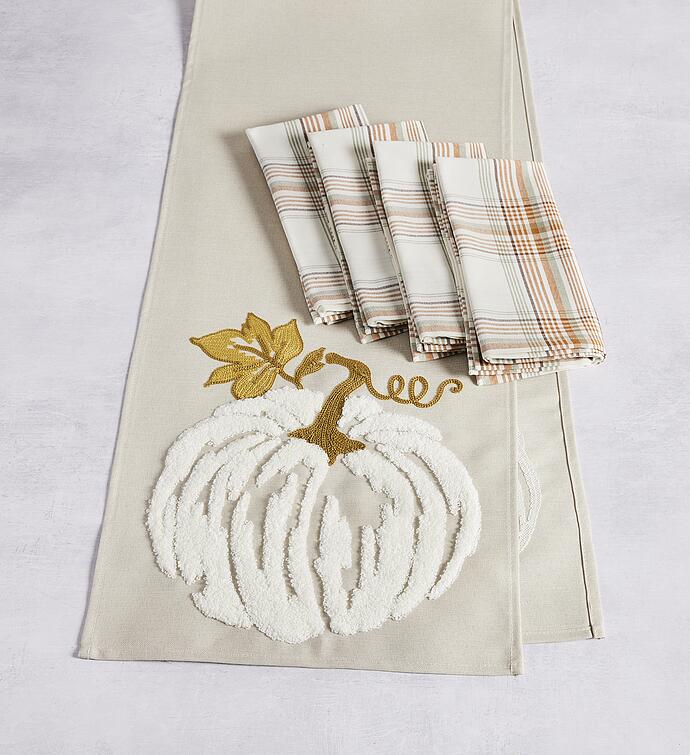 Harvest Table Décor 
